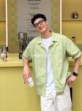 Adidas阿迪达斯男子宽松翻领纽扣短袖衬衫卡通图案牛油果绿JL6056