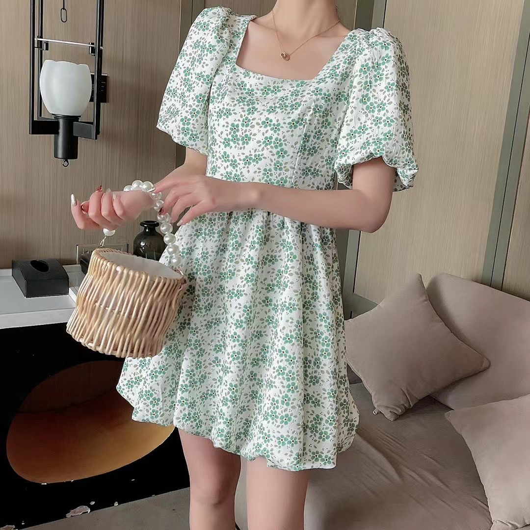 小清新碎花连衣裙2025新款夏季收腰泡泡袖气质a字裙子女蓬蓬裙子