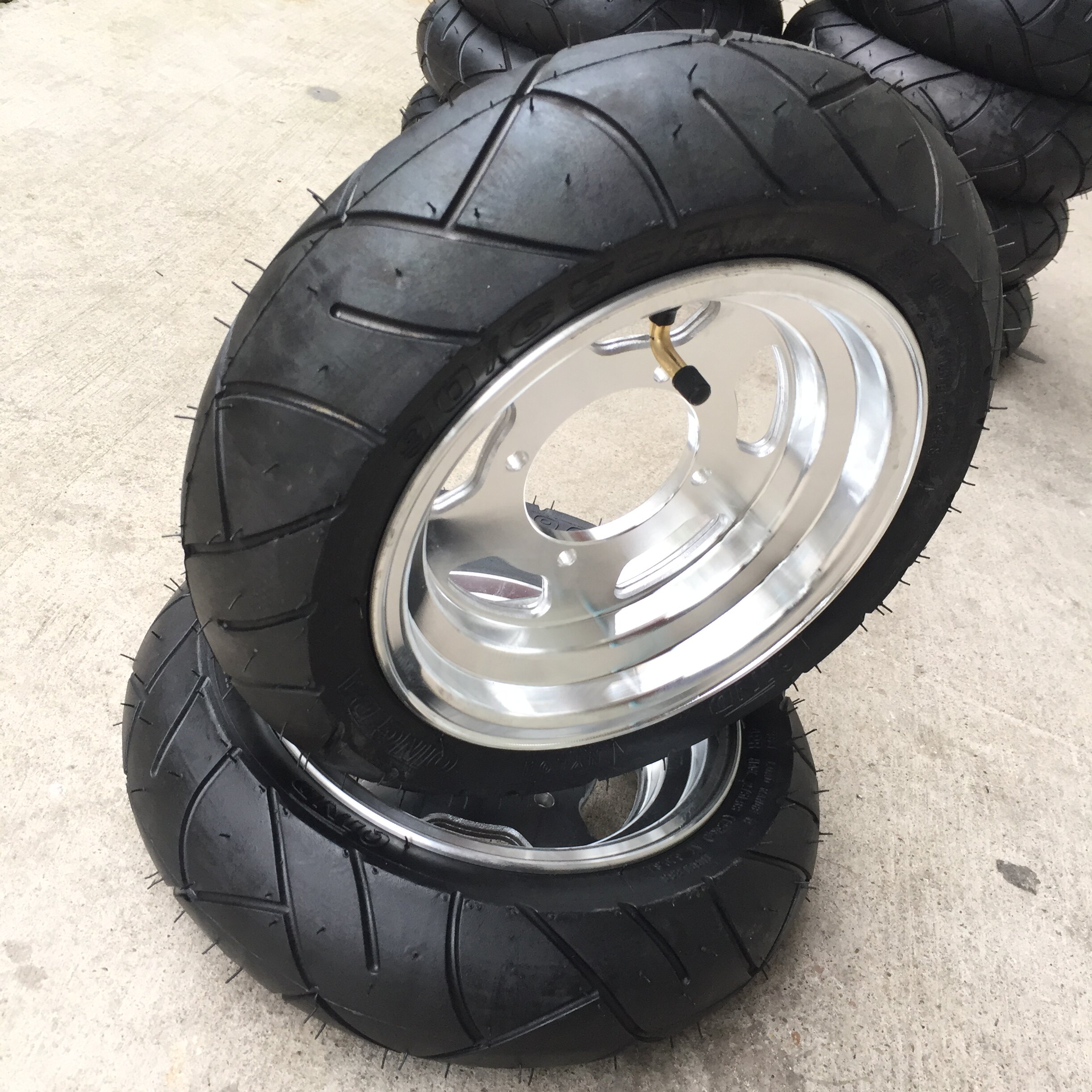 老年四轮代步车轮胎90/65-摩托车轮胎