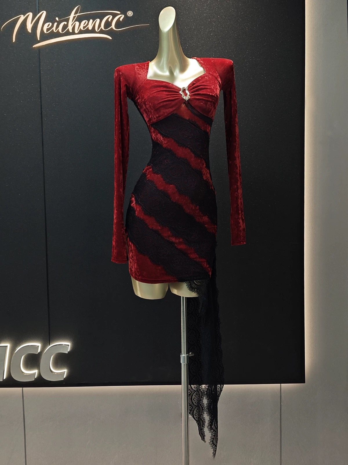 美辰[丝绒玫瑰]拉丁舞服冬季新品连衣裙蕾丝拼接高级练功服成人女