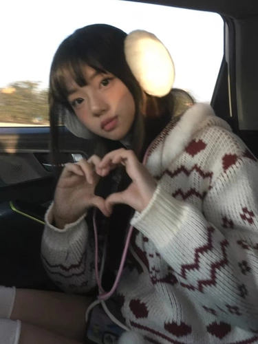 Атмосферный демисезонный свитер, кардиган, трикотажная рубашка с капюшоном с молнией, утепленная куртка