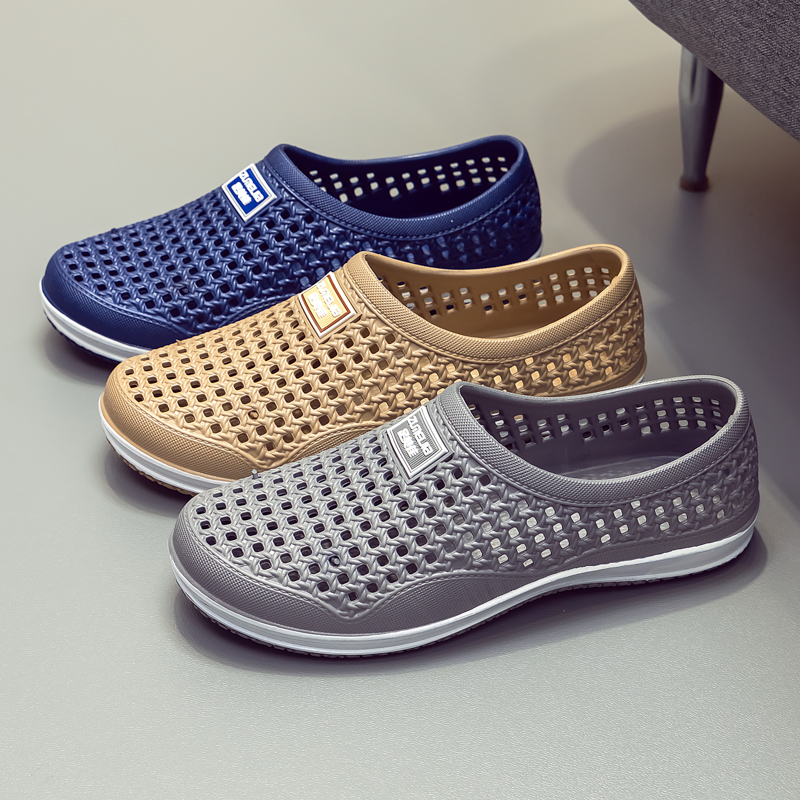 新款2025洞洞鞋男女透气包头韩版情侣防滑厨师工作地运动跑步凉鞋