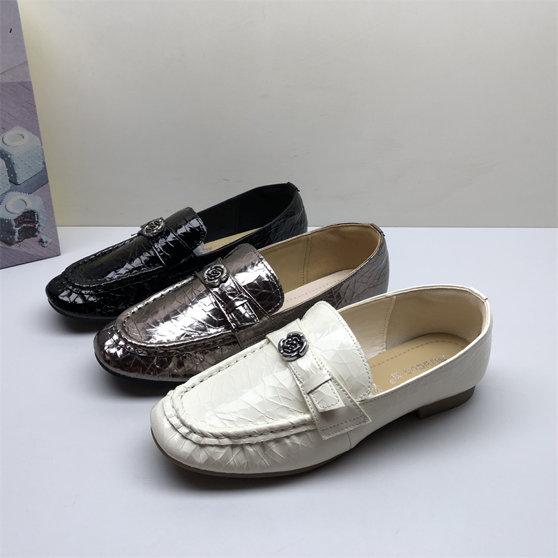 专柜撤柜真皮女鞋春夏韩版平底休闲乐福鞋复古简约单鞋山茶花圆头