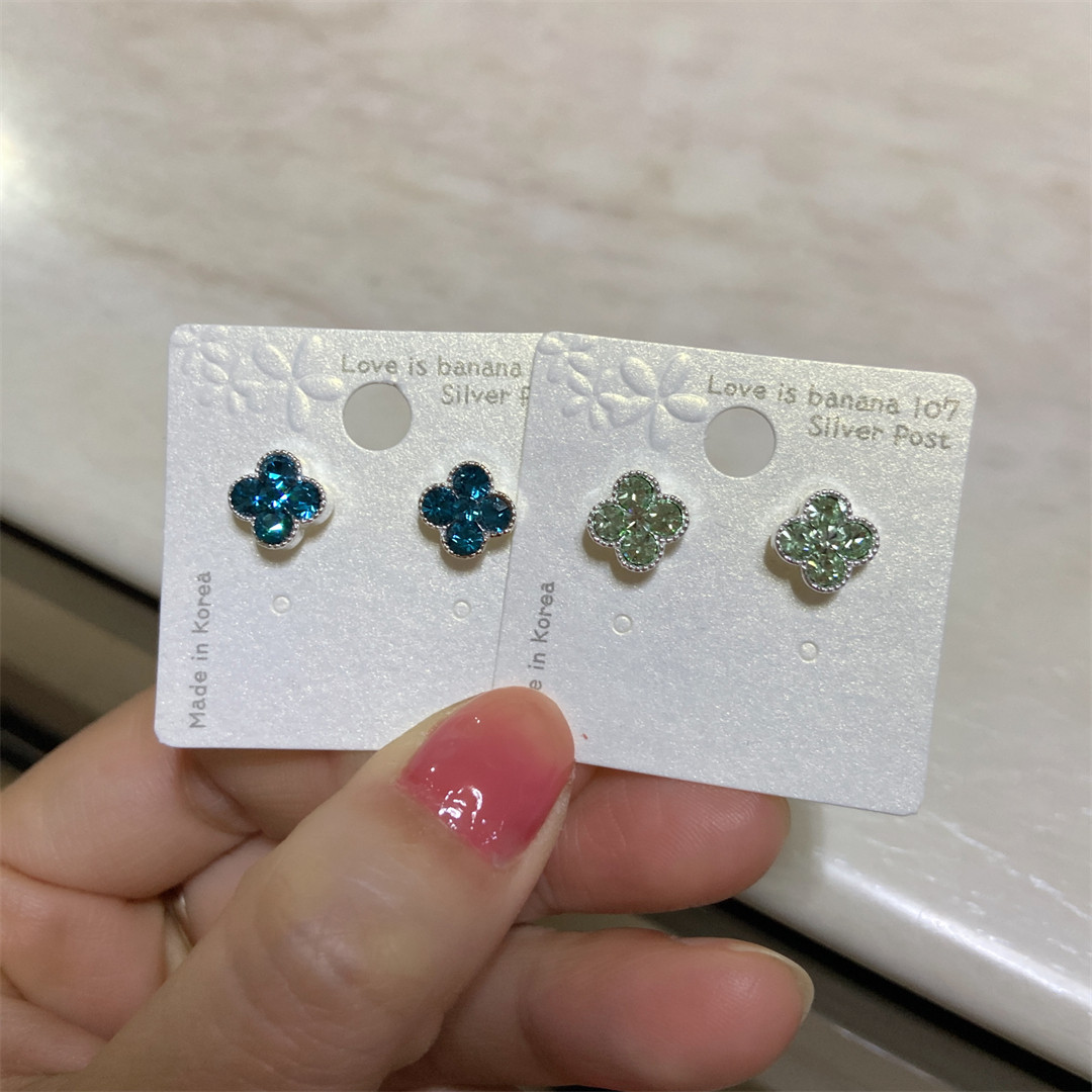 水钻四叶草花朵耳钉S925纯银针