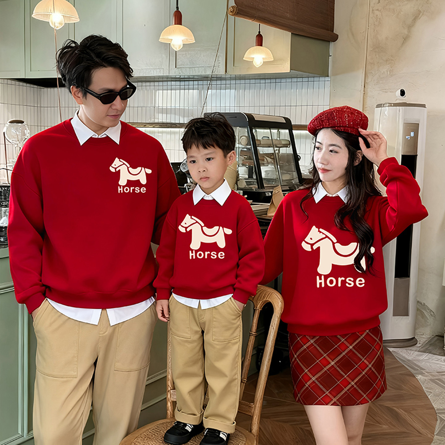 亲子装秋冬装红色马年卫衣全家福一家三四口家庭装母女春节过年服