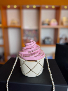 限量26C雪糕筒亚克力水钻冰淇淋包迷你蛋糕造型链条斜挎单肩包