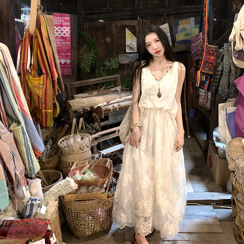 渔小平  玛丽莲 刺绣&定位印花钉珠背心裙设计感独特假两件连衣裙