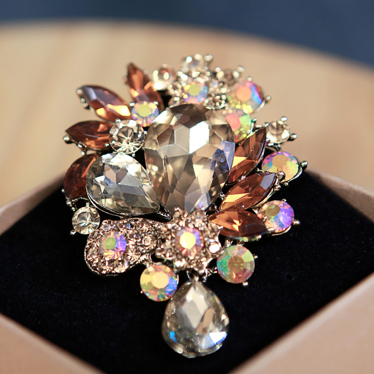 Broche femme en cristal autrichien - Ref 1174034 Image 4