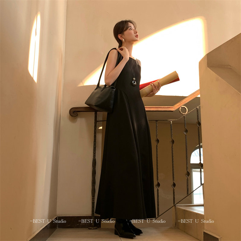 BestU小黑裙秋冬新款高级感
