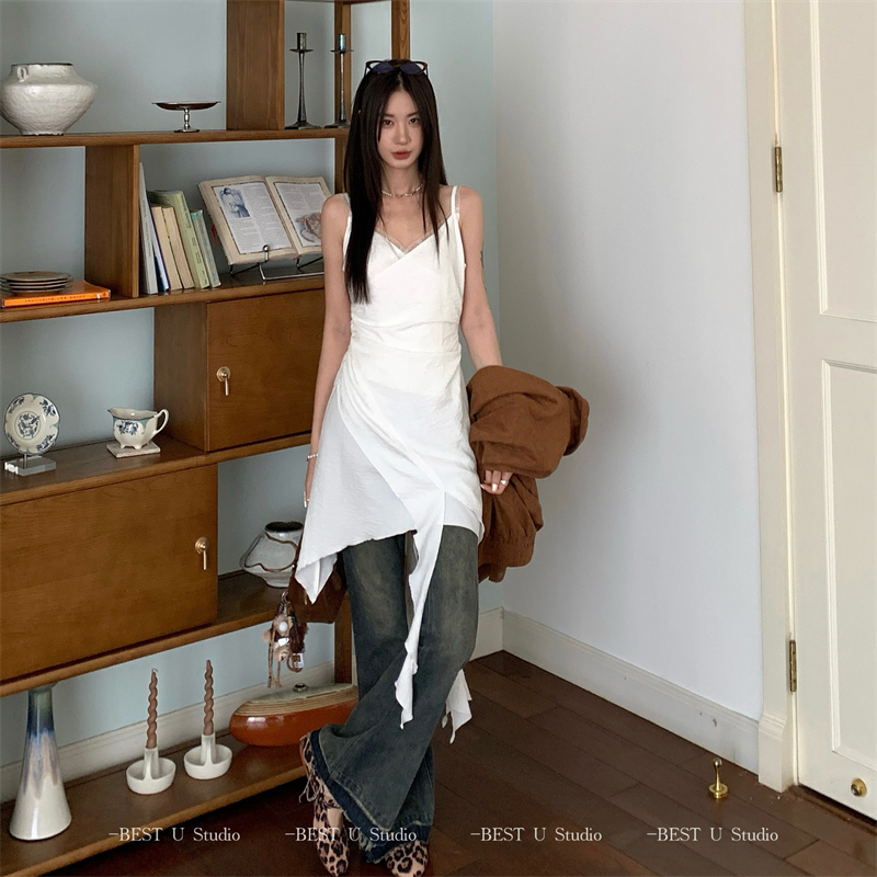 BestUV领不规则设计感吊带连衣裙