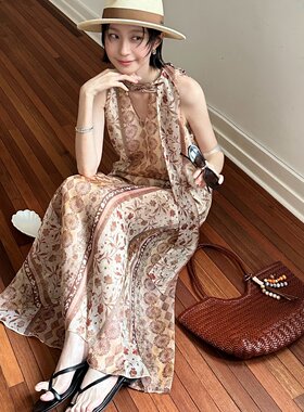 TCCW夏季波嬉风印花V领连衣裙