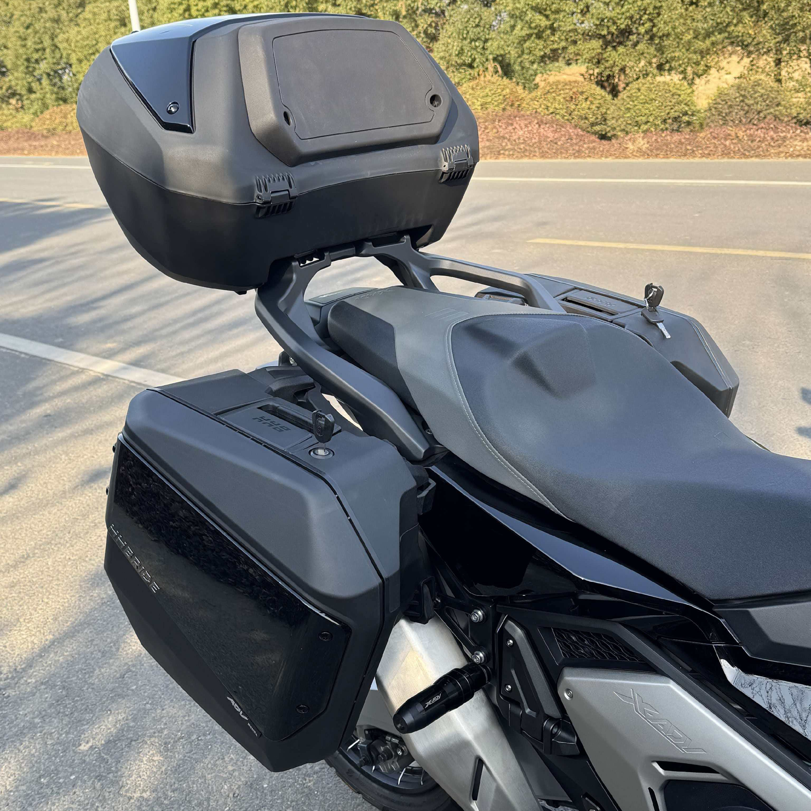适用本田X-ADV750踏板摩托车尾箱两侧边箱大容量骑行装备配件