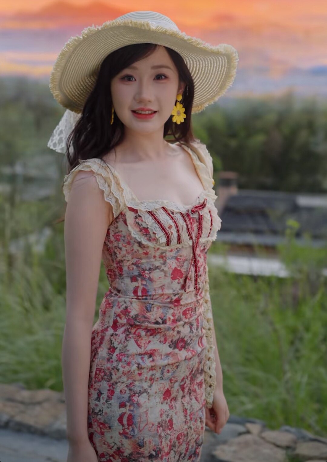 亲爱的小冤家邓芫芫张晋宜同款复古蕾丝拼接碎花包臂连衣裙