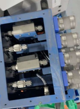 售前询价维修议价日本KONDO连接器INNER BOX蓝色外壳带8个接头