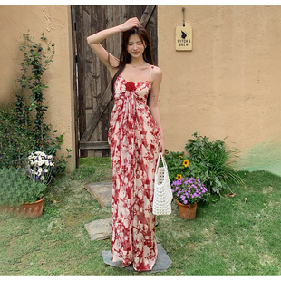 夏日绝美小裙子立体玫瑰花设计感碎花连衣裙女士气质收腰吊带长裙