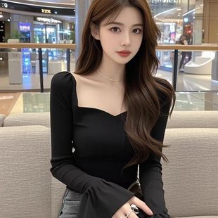 女纯欲风气质锁骨修身 短款 t恤打底衫 辣妹方领喇叭袖 上衣 2025秋季