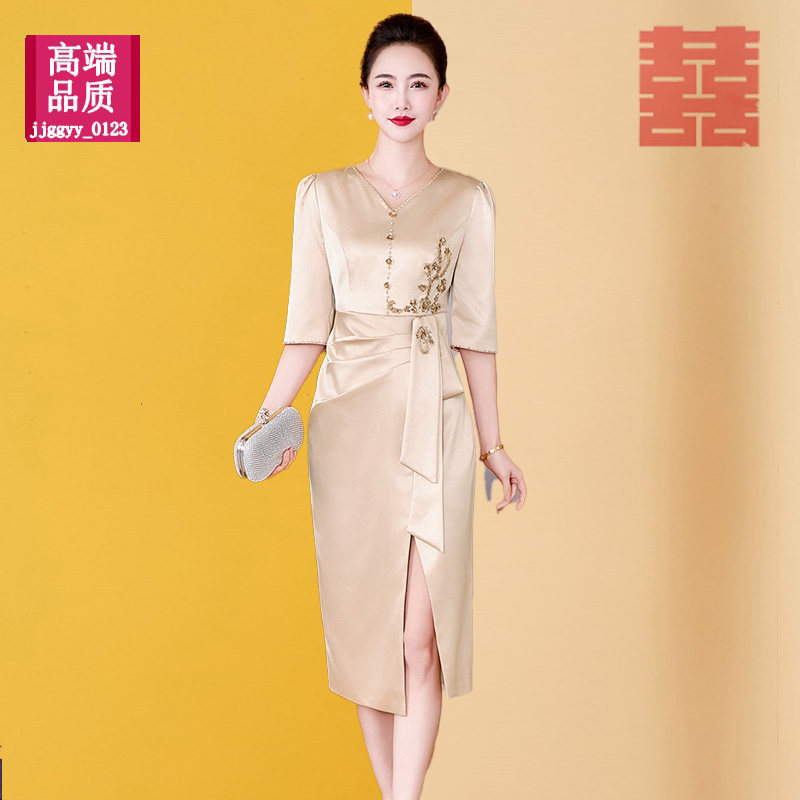 香槟色高端轻奢礼服连衣裙