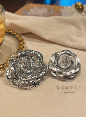 法式小香风山茶花胸针银色高级感千金风胸花春日穿搭外套别针配饰