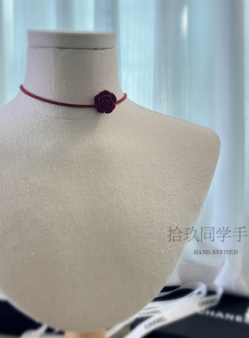 适合夏日穿搭的彩色麂皮绒锁骨链