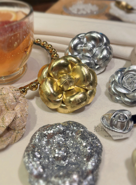 轻奢金银色山茶花胸针高级感富贵千金名媛风胸花西装外套饰品别针