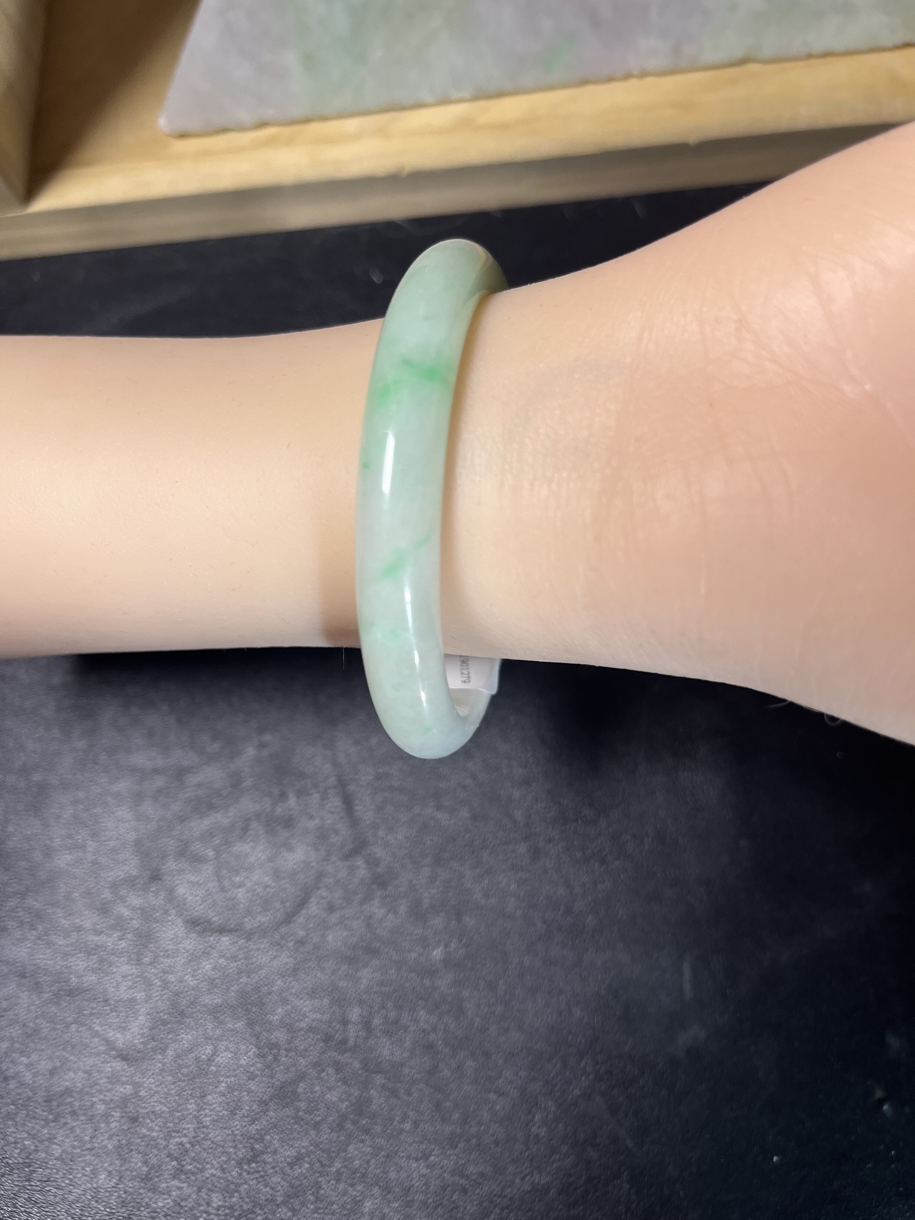 618端午双节大促7折! 53.8/49贵妃缅A翡翠糯化白底青金丝绿手镯