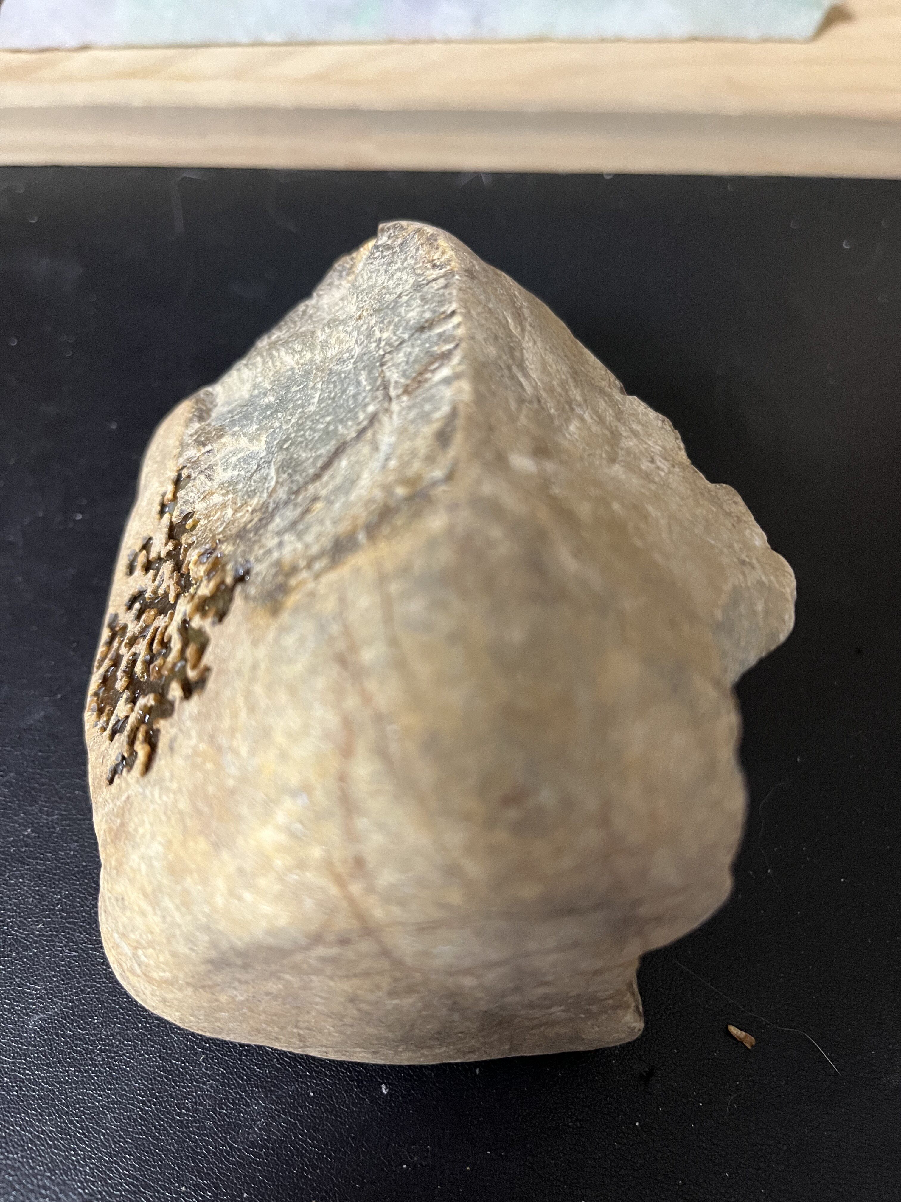 缅A翡翠大马砍黄翡原石珠子牌子料