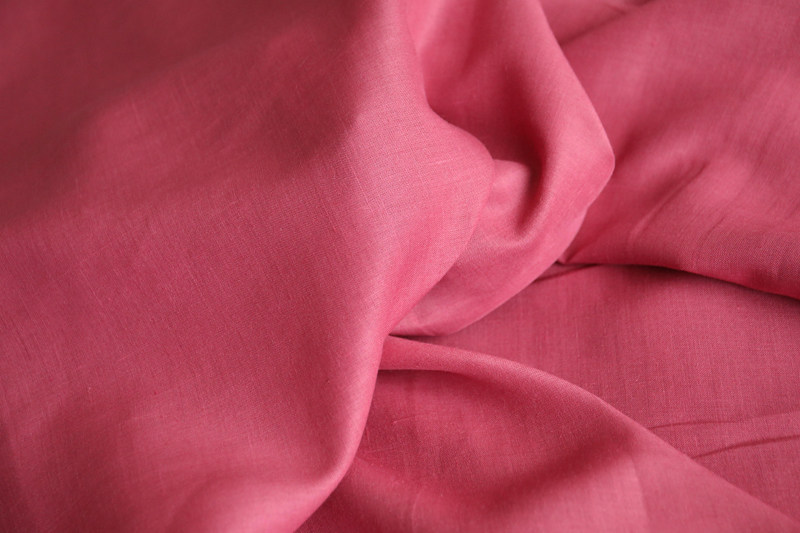 意大利进口桃红色薄款100%亚麻亲肤细腻麻料布料设计师面料纯色