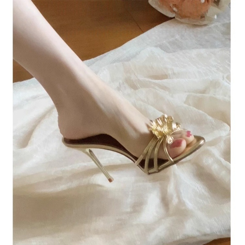 2025夏季新款金色花朵细跟气质凉鞋法式性感外穿露趾拖鞋高跟鞋女