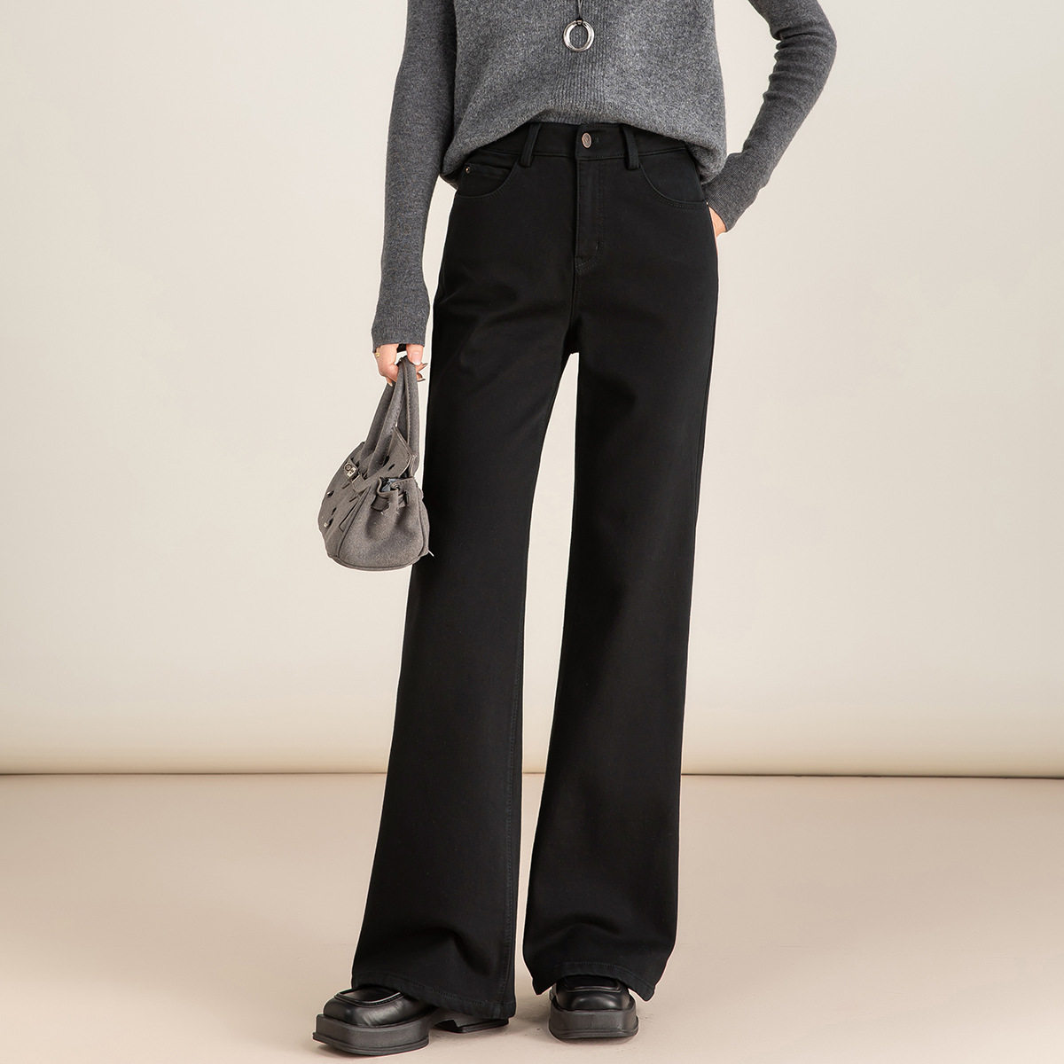 郑州源头工厂女裤黑色加绒牛仔微喇裤女2025新款冬季高腰垂感显瘦