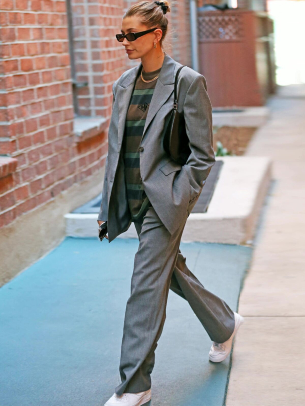 여성을 위한 회색 정장 정장 봄 고급 기질 여신 스타일의 세련된 정장 슈트 헤일리 비버 같은 스타일