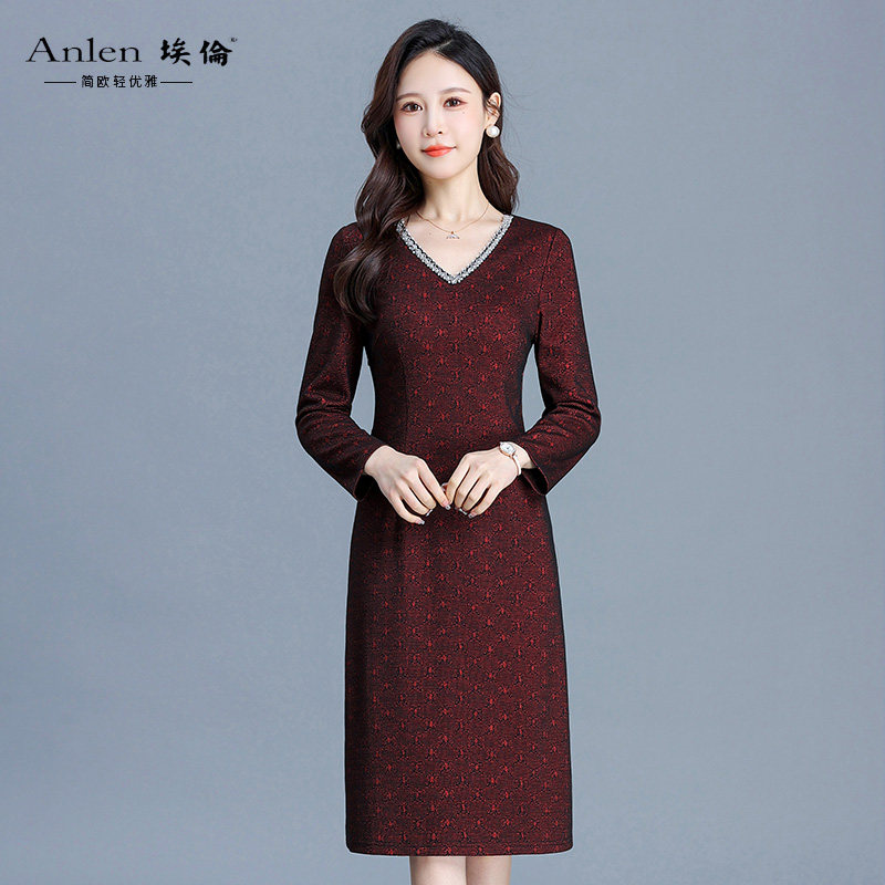 埃伦妈妈女款高端连衣裙2025新新款气质优雅修身长袖V领打底长裙