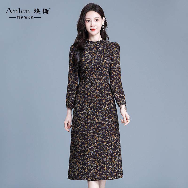 埃伦碎花连衣裙女2025秋季新款修身显瘦气质优雅洋气减龄过膝长裙