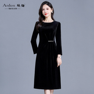 埃伦金丝绒连衣裙2026新款中年妈妈女气质高端内搭优雅减龄打底裙