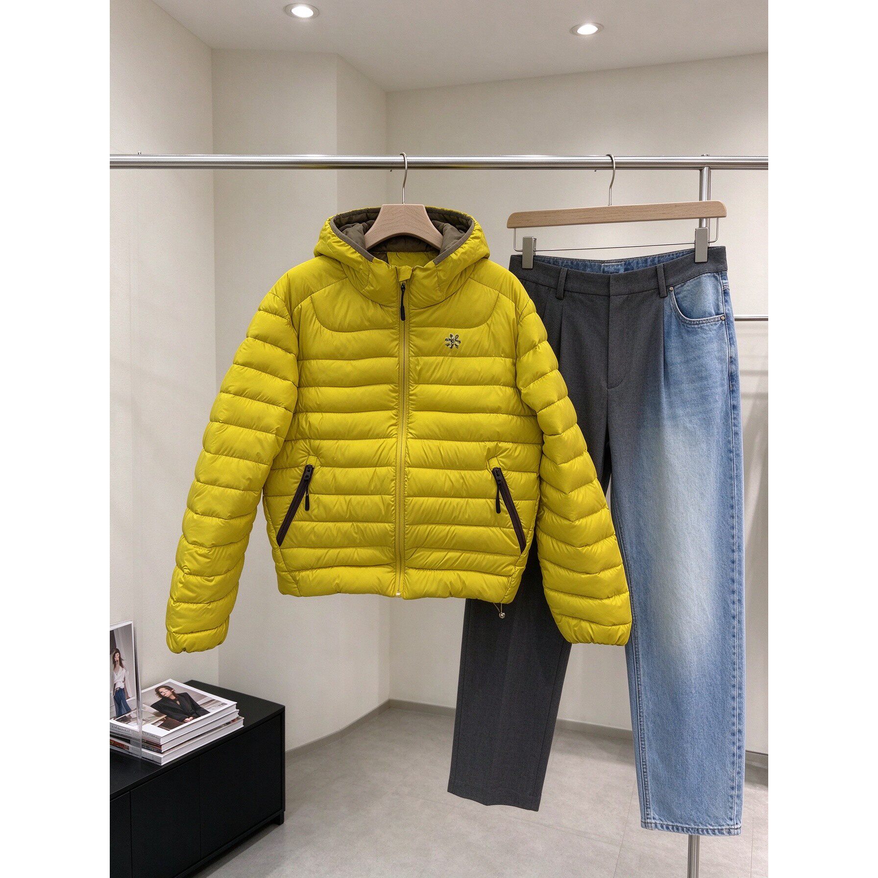 连帽轻薄短款棉服女 2026 冬季新款横绗修身显瘦百搭户外保暖外套