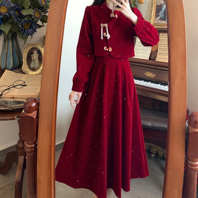 2025秋冬新款盘扣红色连衣裙金丝绒假两件套新中式改良旗袍小礼服