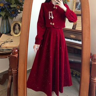 2026秋冬新款盘扣酒红色连衣裙丝绒假两件套新中式改良旗袍小礼服