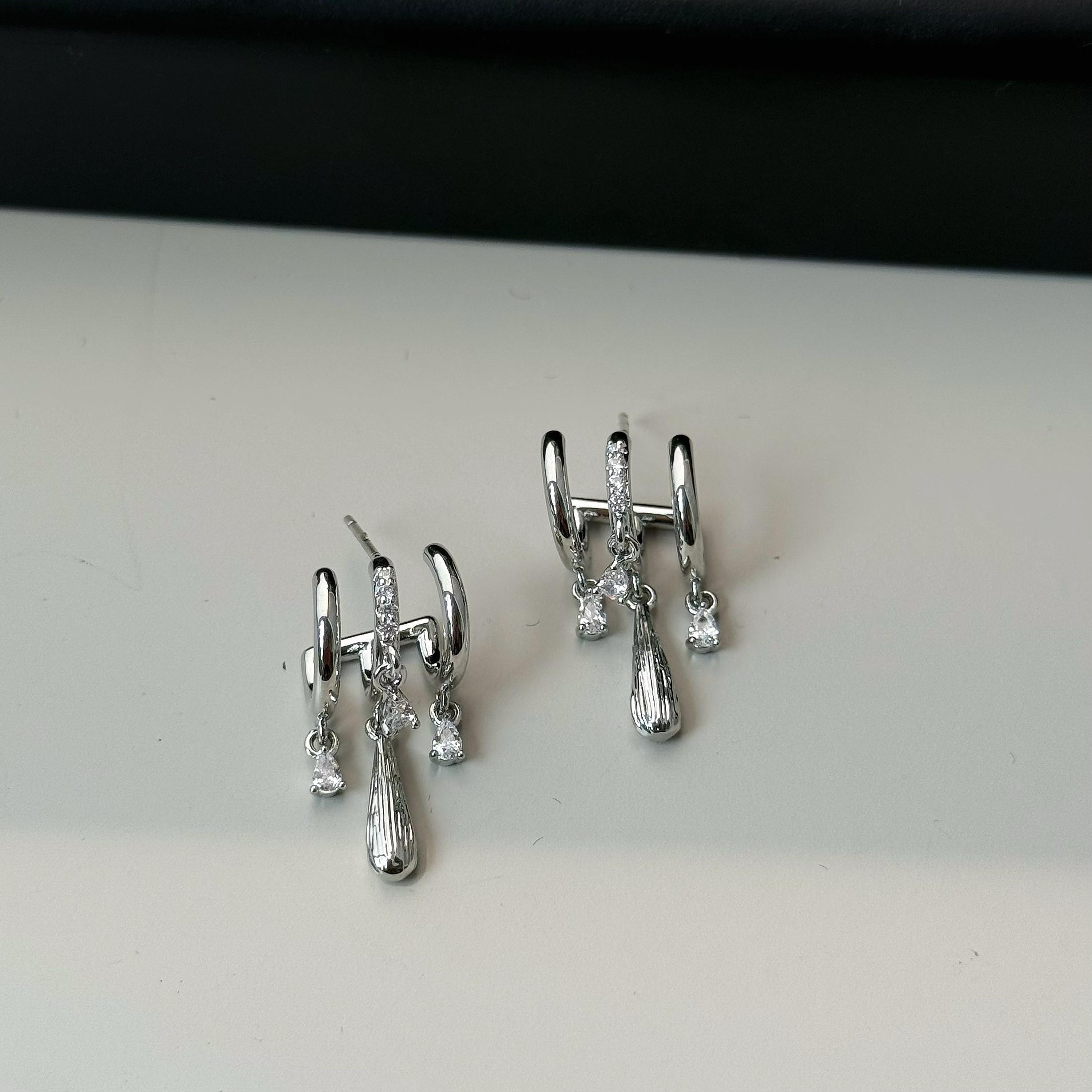 甜酷风金属吊坠锆石假三孔耳钉s925银针 ins风小众设计感耳环耳饰,饰品/流行首饰/时尚饰品新,耳环,淘宝优惠券,粉丝福利购,淘宝优惠卷