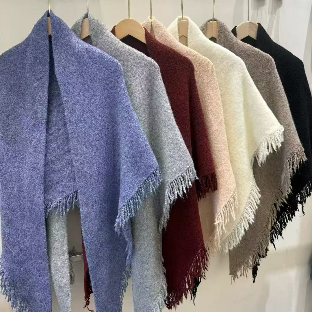 加厚保暖披肩流苏三角围巾