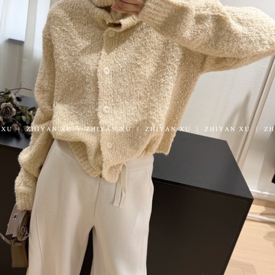 慵懒米黄色自由高领开衫毛衣女