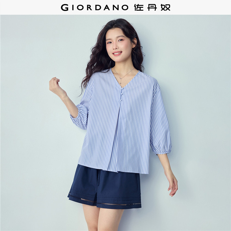 佐丹奴条纹衬衫女夏季新款宽松压褶V领半开襟七分袖上衣05346478