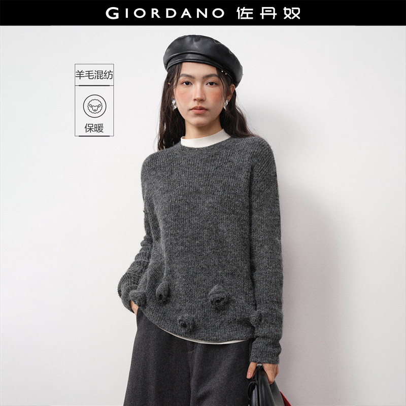 套头圆领立体花装饰针织衫