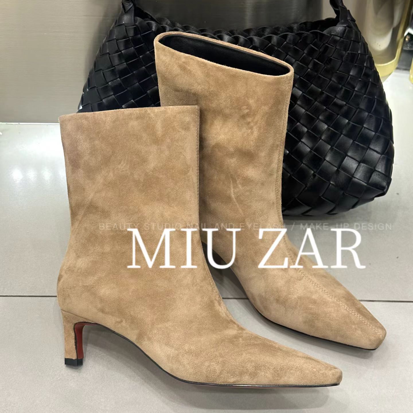 羊猄皮方头套筒绒里时尚中跟短靴