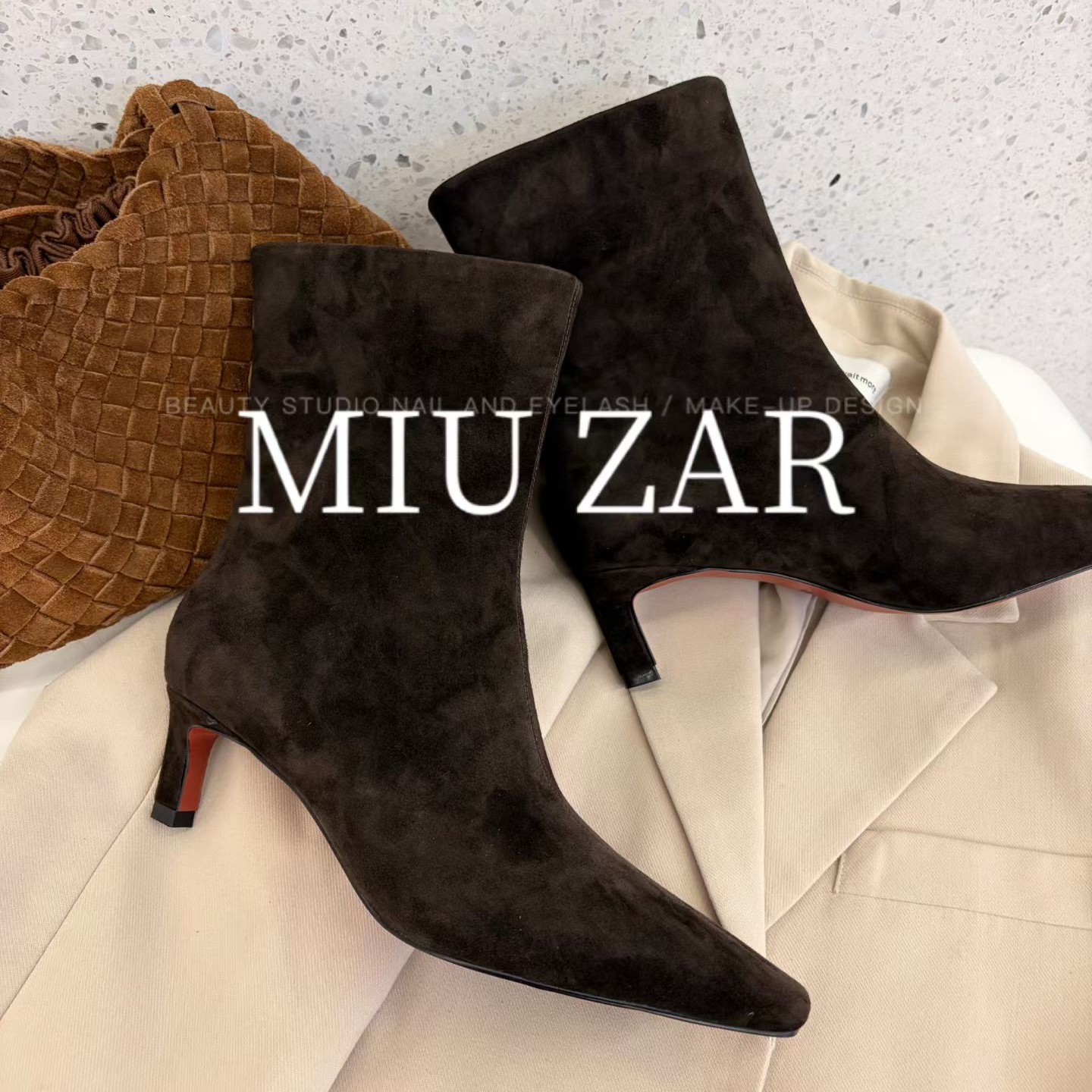 羊猄皮方头套筒绒里时尚中跟短靴