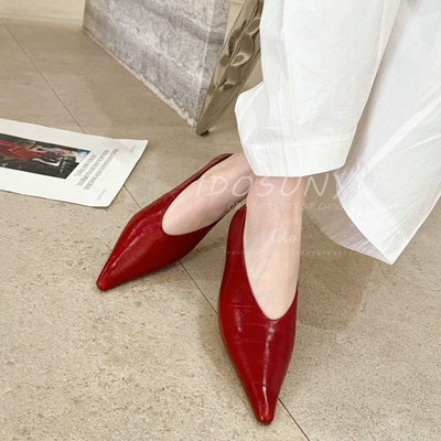 春季新款蜥蜴纹牛皮尖头平底单鞋