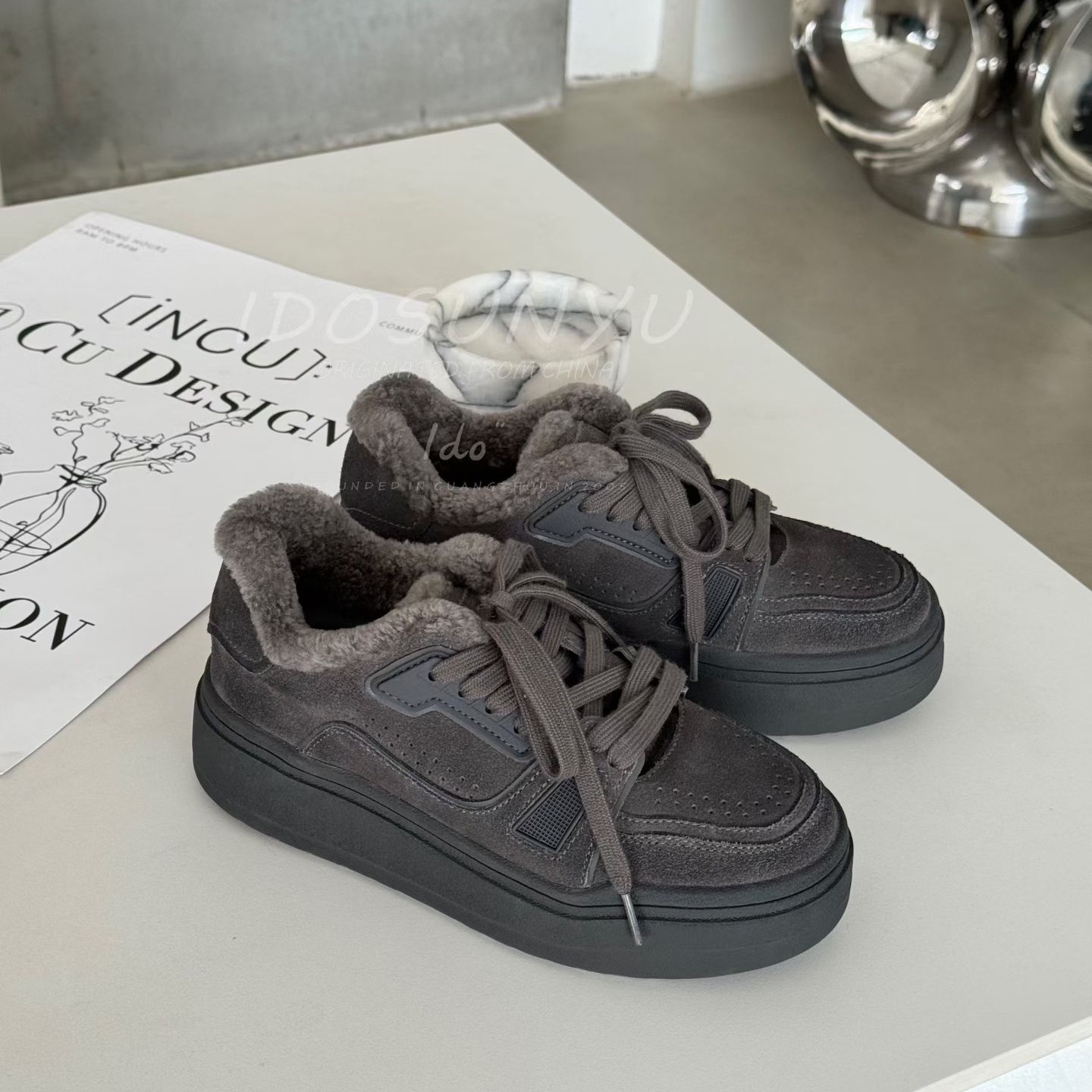 牛猄皮圆头系带保暖厚底休闲鞋