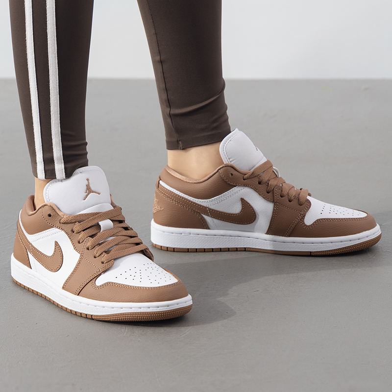 耐克NIKE女鞋夏季AJ1篮球鞋潮流板鞋轻便耐磨低帮实战训练鞋