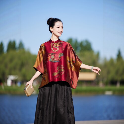 梅红定位花*100%桑蚕丝香云纱重磅缎 蝙蝠袖 宽松小立领上衣*35姆