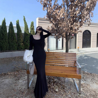 TZ7030方领长袖鱼尾连衣裙女秋冬气质高级感修身步步生莲长裙子