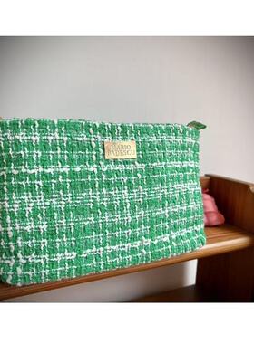 68包邮｜出口欧美外贸尾货清爽绿白毛尼银丝线格子复古化妆收纳包