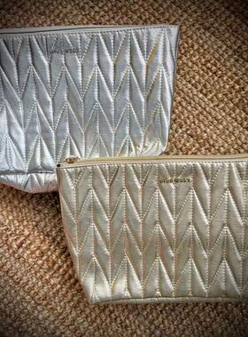 68包邮｜清仓！欧美外贸超大容量经典金银pu立体压花化妆包收纳袋